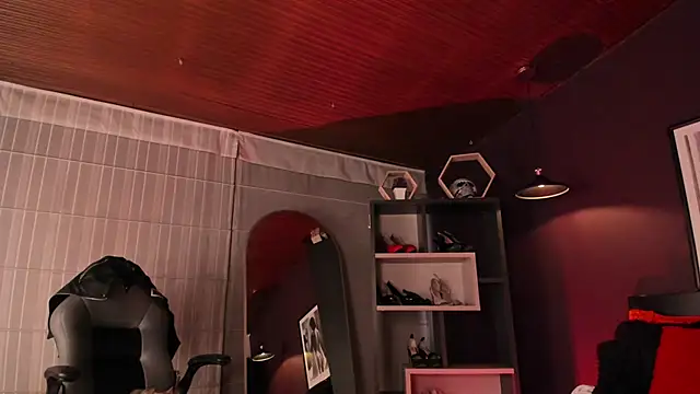 Moony 14 online show from 04/14/26, 12:10