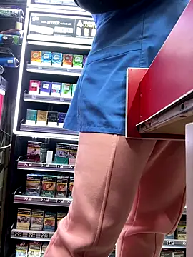 Snapshot of MikyVesela chatting on 12/04/24, 06:00 MikyVesela online show from 12/04/24, 06:00