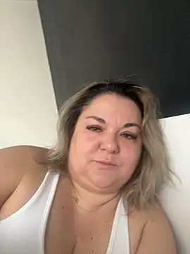 MikyVesela online show from 04/10/26, 07:26