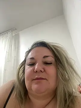 MikyVesela online show from 04/26/26, 03:31
