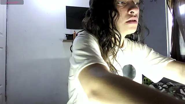 Snapshot of stephybrowm7 chatting on 05/05/26, 01:14 stephybrowm7 online show from 05/05/26, 01:14