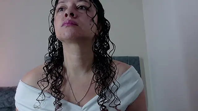 Snapshot of ArtesanaMK chatting on 06/19/26, 12:22 ArtesanaMK online show from 06/19/26, 12:22