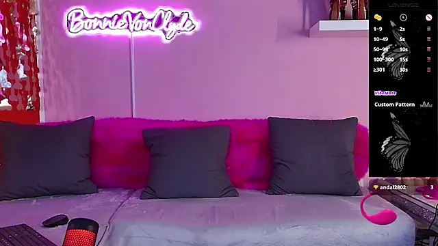 bonnievonclyde online show from 11/26/25, 02:39