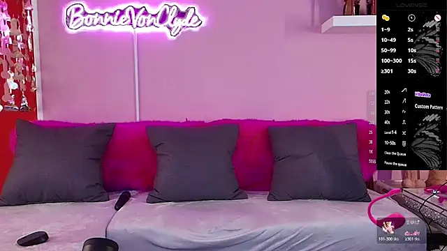 bonnievonclyde online show from 12/15/25, 11:38