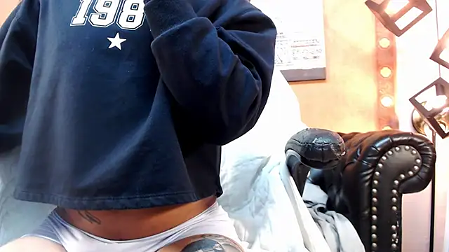 Snapshot of SaraSofia44 chatting on 10/30/25, 08:17 SaraSofia44 online show from 10/30/25, 08:17