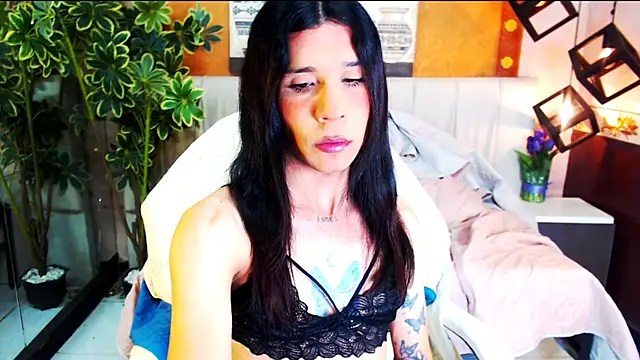 Snapshot of SaraSofia44 chatting on 06/15/26, 03:55 SaraSofia44 online show from 06/15/26, 03:55