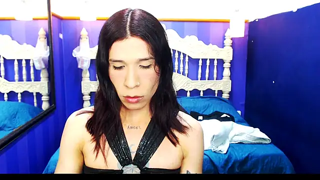 Snapshot of SaraSofia44 chatting on 10/15/25, 01:04 SaraSofia44 online show from 10/15/25, 01:04