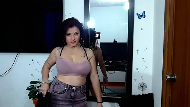 Snapshot of Aliiz_01 chatting on 10/11/25, 03:46 Aliiz 01 online show from 10/11/25, 03:46