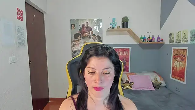 Aliiz 01 online show from 04/22/26, 06:58