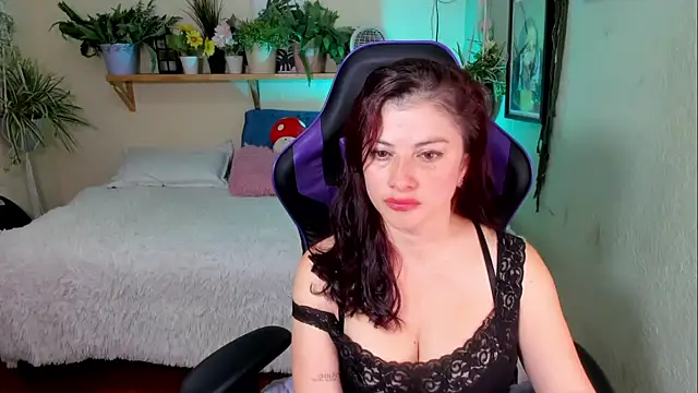 Aliiz 01 online show from 11/11/25, 07:08