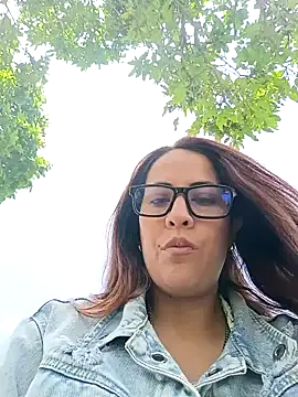 Snapshot of Lena-32 chatting on 02/01/25, 04:43 Lena-32 online show from 02/01/25, 04:43