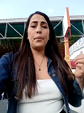 Snapshot of Lena-32 chatting on 02/13/26, 09:48 Lena-32 online show from 02/13/26, 09:48