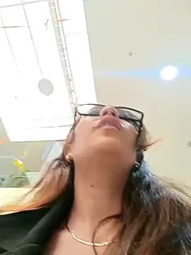 Snapshot of Lena-32 chatting on 03/14/25, 06:18 Lena-32 online show from 03/14/25, 06:18