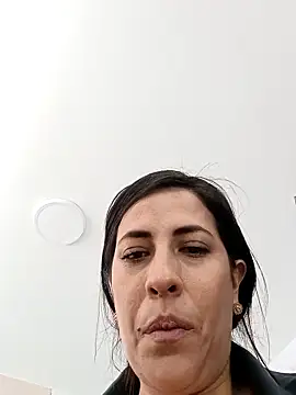 Snapshot of Lena-32 chatting on 12/17/25, 07:08 Lena-32 online show from 12/17/25, 07:08