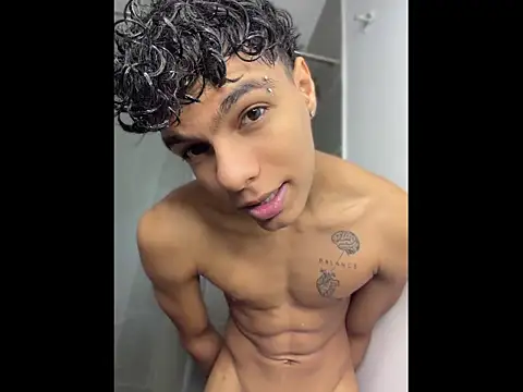 Snapshot of james_dreams_ chatting on 05/15/26, 11:03 james dreams online show from 05/15/26, 11:03