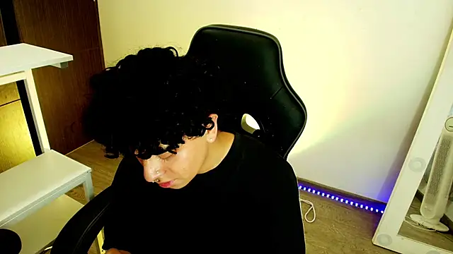 Snapshot of _nickconnor01 chatting on 02/08/25, 11:02 nickconnor01 online show from 02/08/25, 11:02