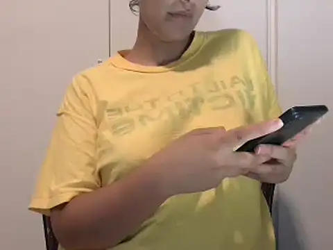 isabellalisa online show from 02/11/25, 11:01