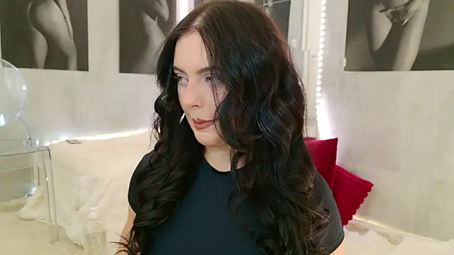 celia chanel online show from 04/17/26, 05:10