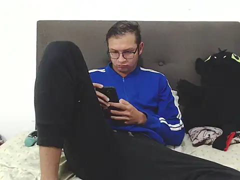 Snapshot of andy_loverxx chatting on 02/08/26, 01:36 andy loverxx online show from 02/08/26, 01:36