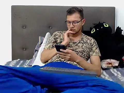 Snapshot of andy_loverxx chatting on 02/23/26, 12:12 andy loverxx online show from 02/23/26, 12:12