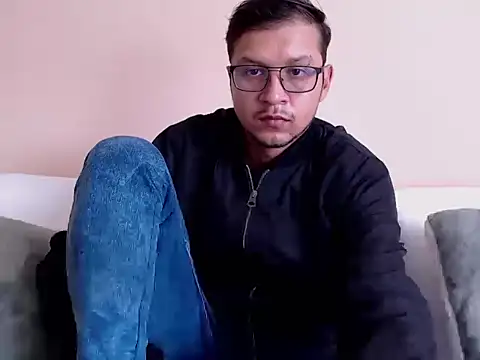 Snapshot of andy_loverxx chatting on 04/10/26, 08:05 andy loverxx online show from 04/10/26, 08:05