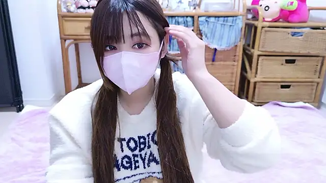 Megu Melon online show from 10/31/25, 10:23