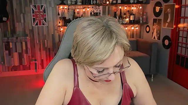 sugar vivien online show from 03/21/25, 09:23