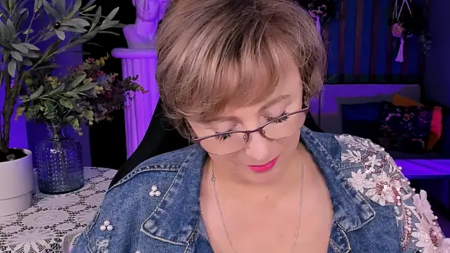 sugar vivien online show from 10/15/25, 01:30