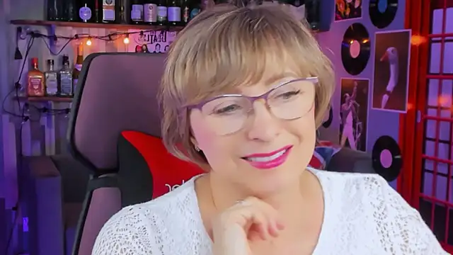 sugar vivien online show from 10/13/25, 01:12