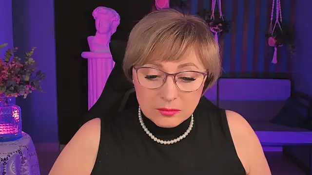 sugar vivien online show from 10/04/25, 01:34