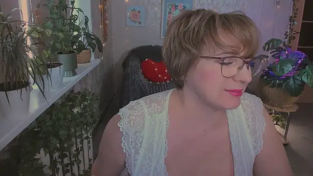 Snapshot of sugar_vivien chatting on 02/05/26, 09:16 sugar vivien online show from 02/05/26, 09:16