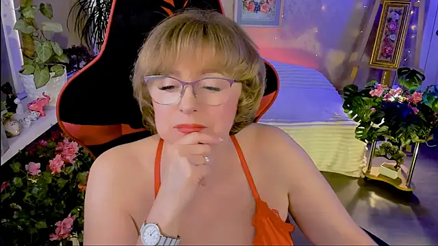 Snapshot of sugar_vivien chatting on 07/10/26, 01:11 sugar vivien online show from 07/10/26, 01:11