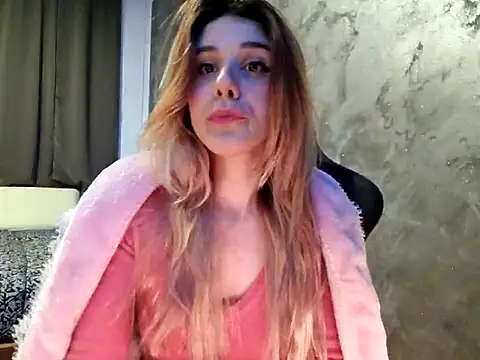 Snapshot of LeylaRosse chatting on 03/07/25, 09:51 LeylaRosse online show from 03/07/25, 09:51