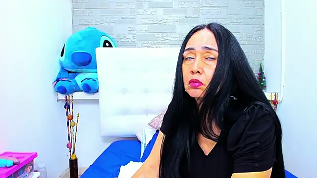 Snapshot of HorniestMilf chatting on 10/03/25, 12:36 HorniestMilf online show from 10/03/25, 12:36