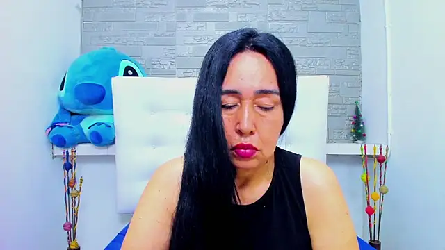 Snapshot of HorniestMilf chatting on 11/22/25, 02:49 HorniestMilf online show from 11/22/25, 02:49