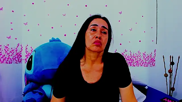 Snapshot of HorniestMilf chatting on 06/14/26, 07:15 HorniestMilf online show from 06/14/26, 07:15