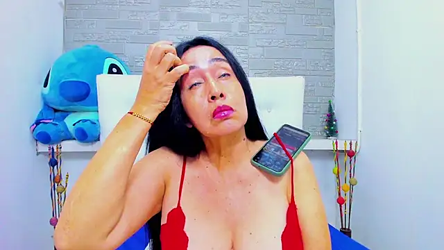 Snapshot of HorniestMilf chatting on 11/21/25, 09:03 HorniestMilf online show from 11/21/25, 09:03