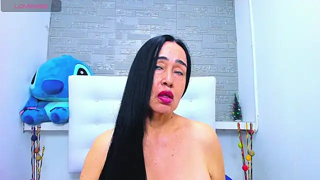 Snapshot of HorniestMilf chatting on 10/27/25, 09:38 HorniestMilf online show from 10/27/25, 09:38