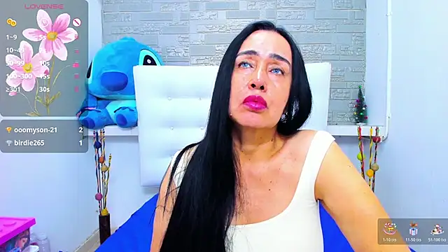 Snapshot of HorniestMilf chatting on 10/29/25, 11:03 HorniestMilf online show from 10/29/25, 11:03