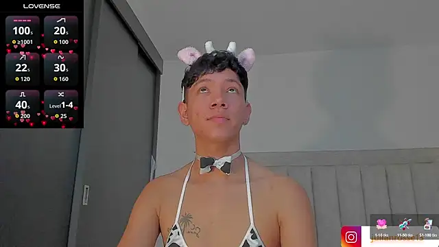 Snapshot of JulianRose_1 chatting on 05/07/26, 12:41 JulianRose 1 online show from 05/07/26, 12:41