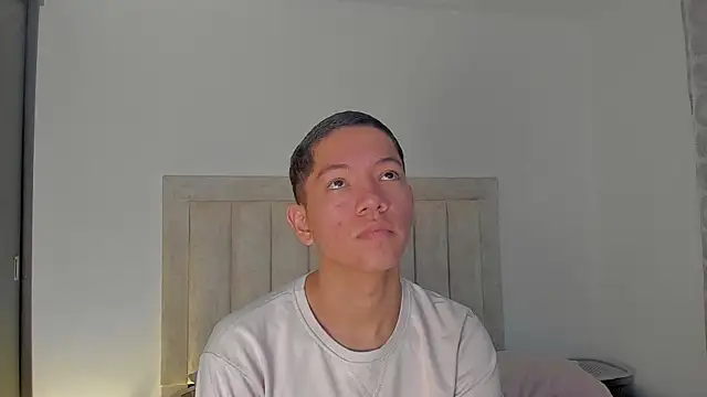 Snapshot of JulianRose_1 chatting on 01/07/26, 11:26 JulianRose 1 online show from 01/07/26, 11:26