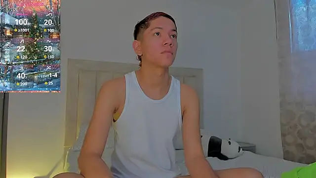 Snapshot of JulianRose_1 chatting on 12/15/25, 11:38 JulianRose 1 online show from 12/15/25, 11:38