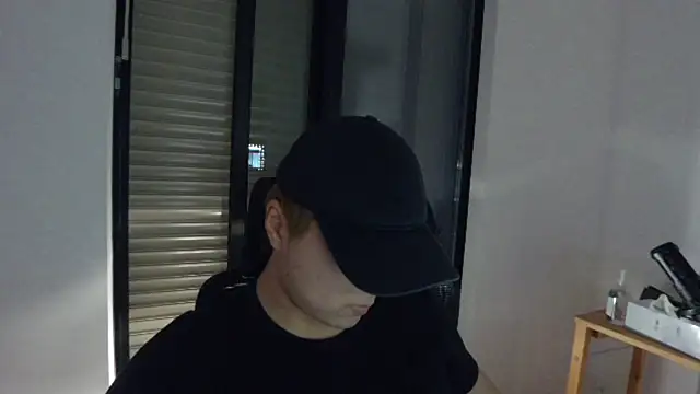 Tkcqcc online show from 03/10/25, 01:43