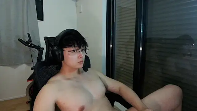 Tkcqcc online show from 10/19/25, 01:14