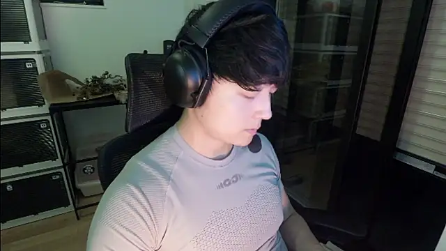 Tkcqcc online show from 04/19/26, 03:24