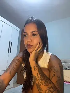 Snapshot of poliannaxx chatting on 02/22/25, 11:35 poliannaxx online show from 02/22/25, 11:35