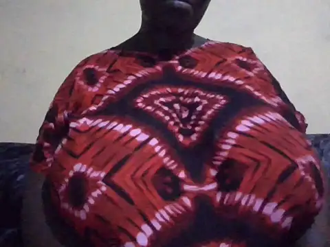 Snapshot of pritty-leila chatting on 06/07/26, 12:32 pritty-leila online show from 06/07/26, 12:32