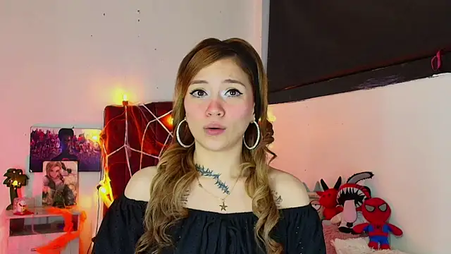 alisson zafiro  online show from 10/24/25, 03:05