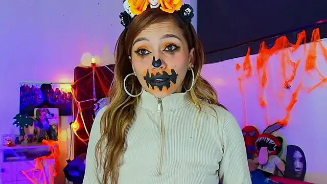 alisson zafiro  online show from 10/28/25, 03:18