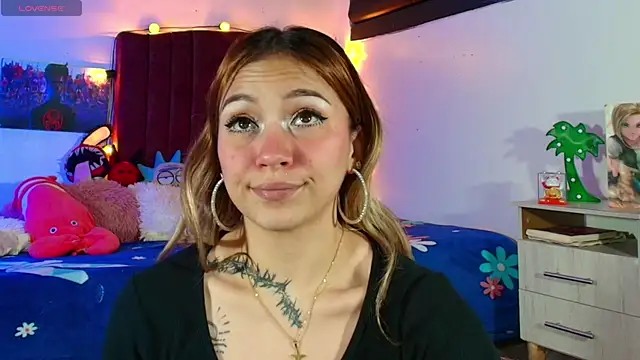 alisson zafiro  online show from 09/19/25, 03:21